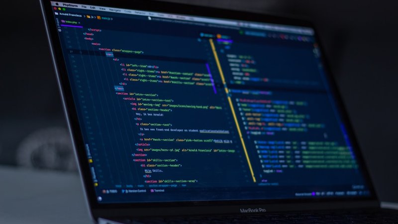 ターミナルでのAIアシスタント活用イメージ
