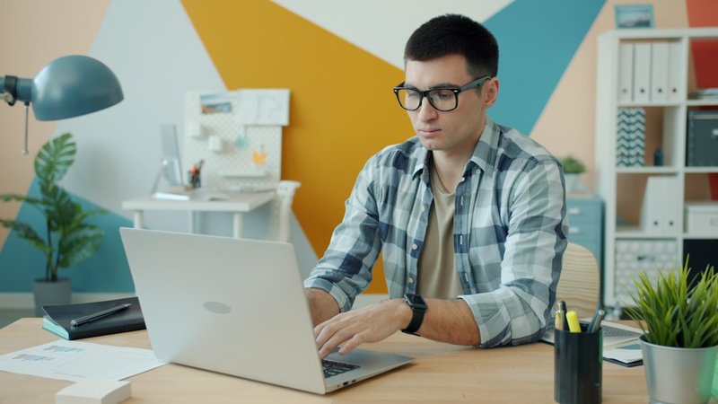 Canva AIでデザイン作業を効率化するイメージ